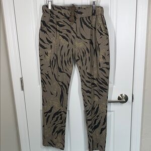 Bella Amore Leopard print pants size L/XL made in Italy